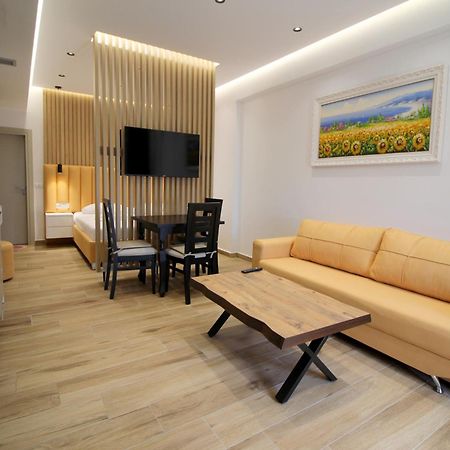 Alis Apartments Sarandë Exterior foto