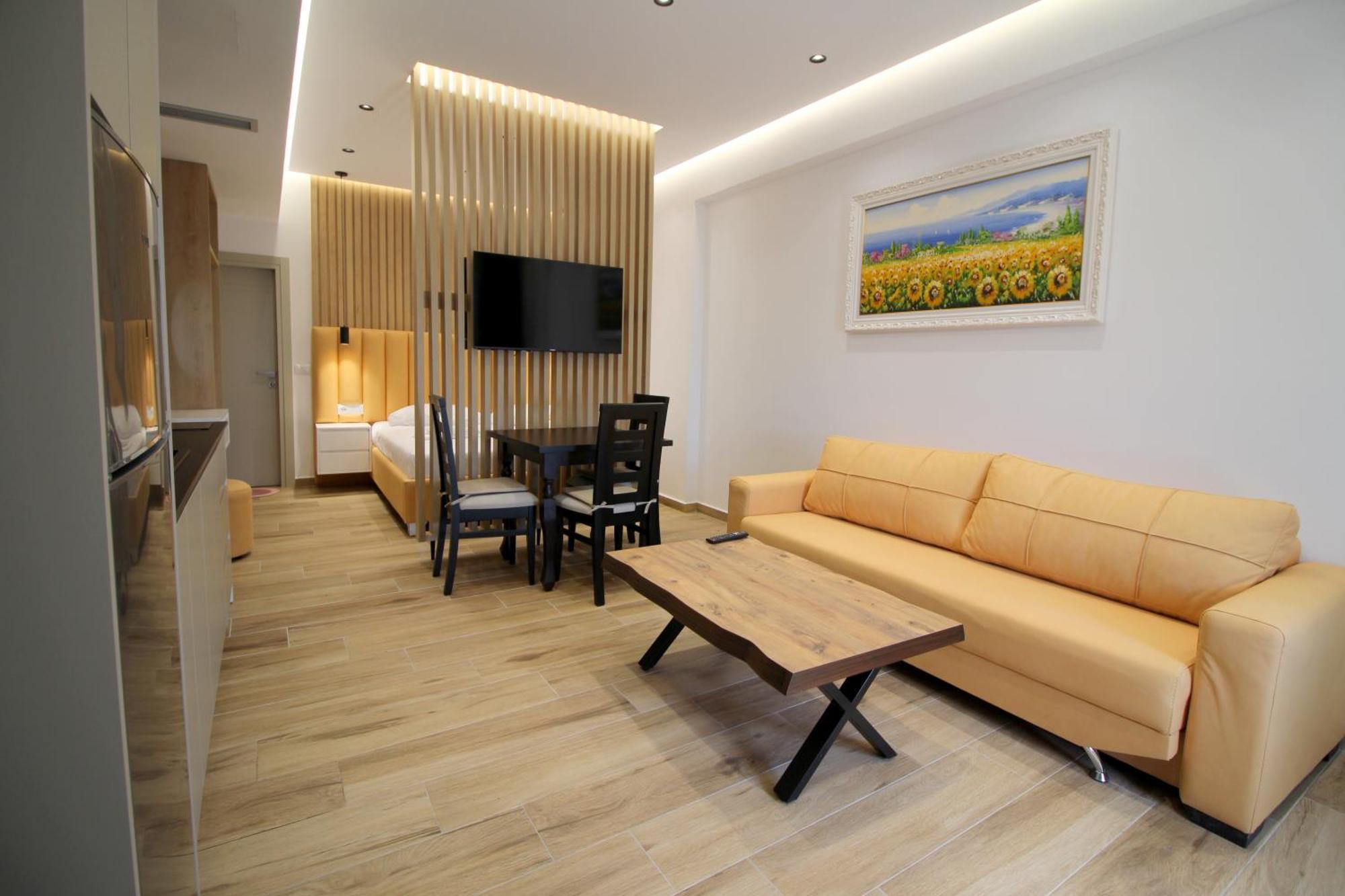 Alis Apartments Sarandë Exterior foto
